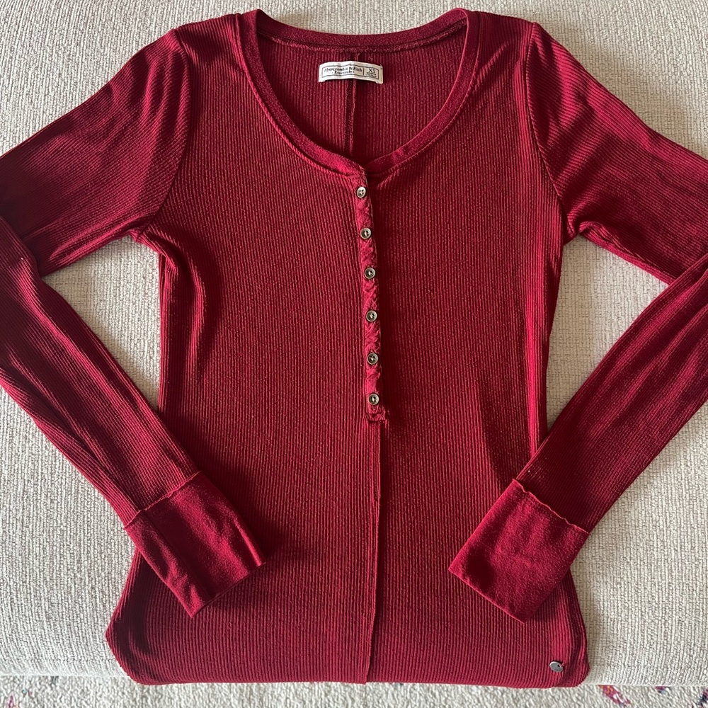 🥳2 for $6🥳 Abercrombie & Fitch XS red top